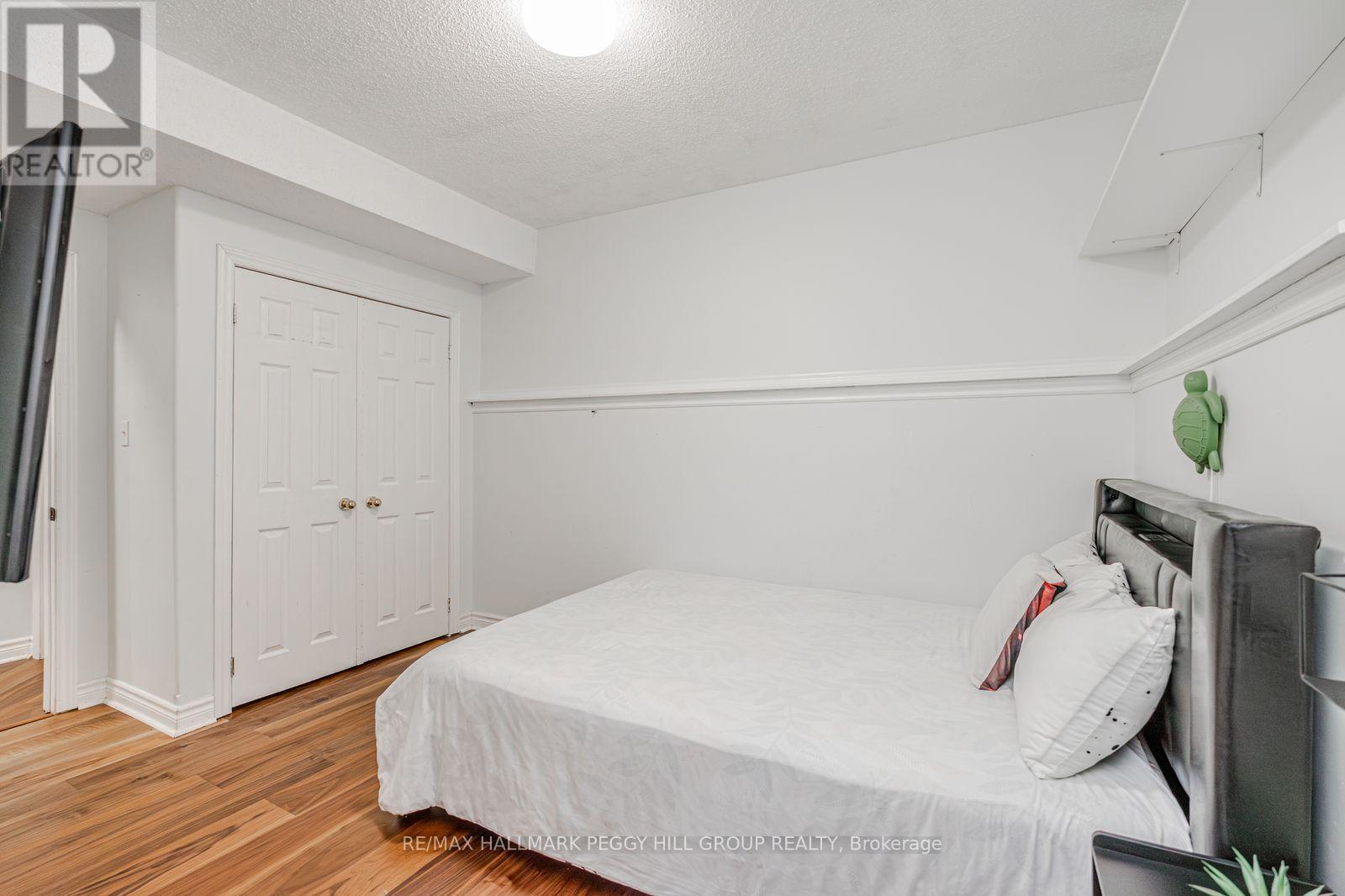 121 Sovereign's Gate, Barrie, Ontario  L4N 0Y9 - Photo 11 - S12950130