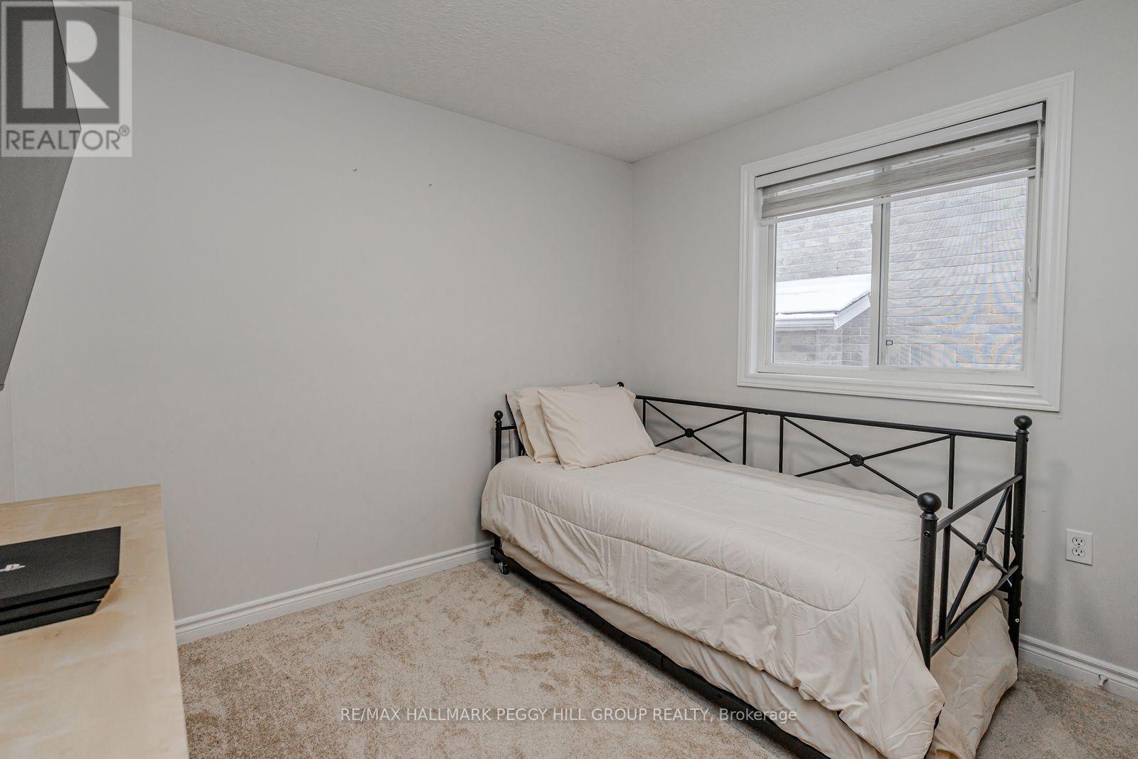 121 Sovereign's Gate, Barrie, Ontario  L4N 0Y9 - Photo 6 - S12950130