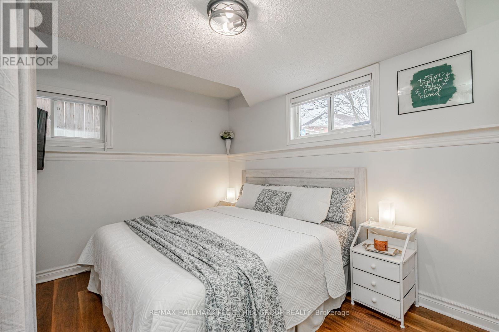 121 Sovereign's Gate, Barrie, Ontario  L4N 0Y9 - Photo 9 - S12950130