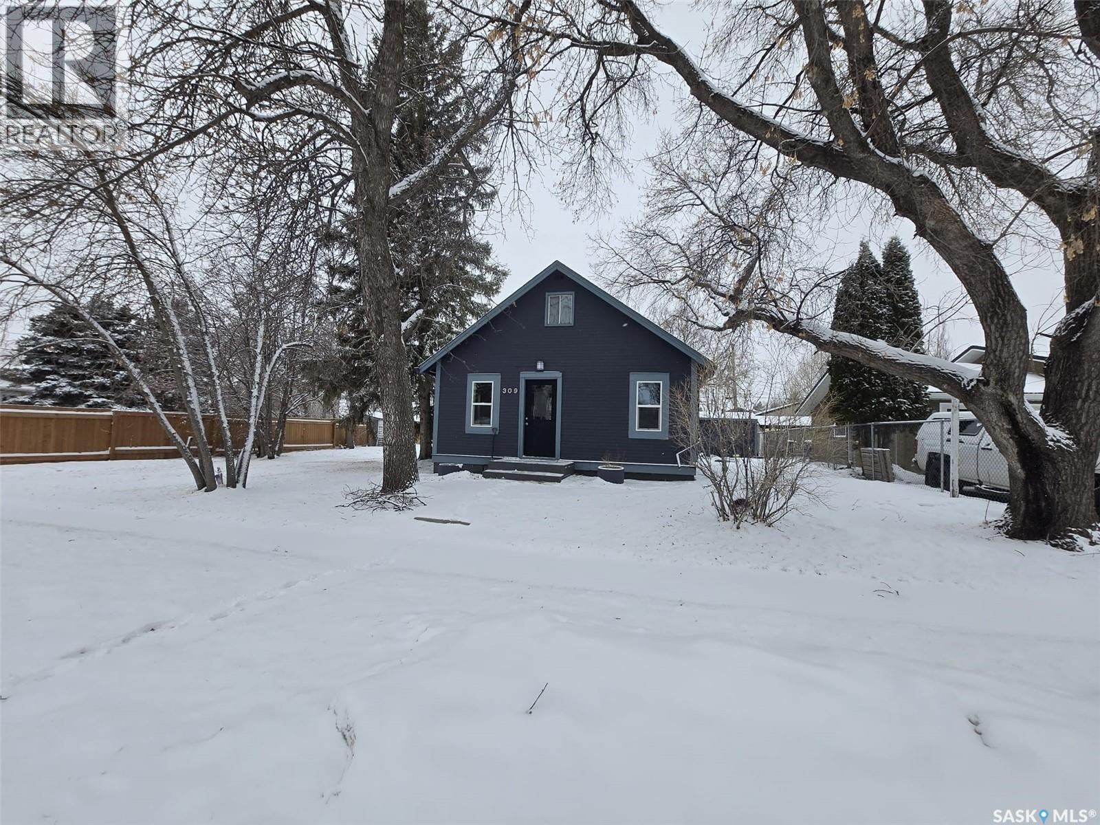 309 3rd Street W, Wilkie, Saskatchewan  S0K 4W0 - Photo 28 - SK031843