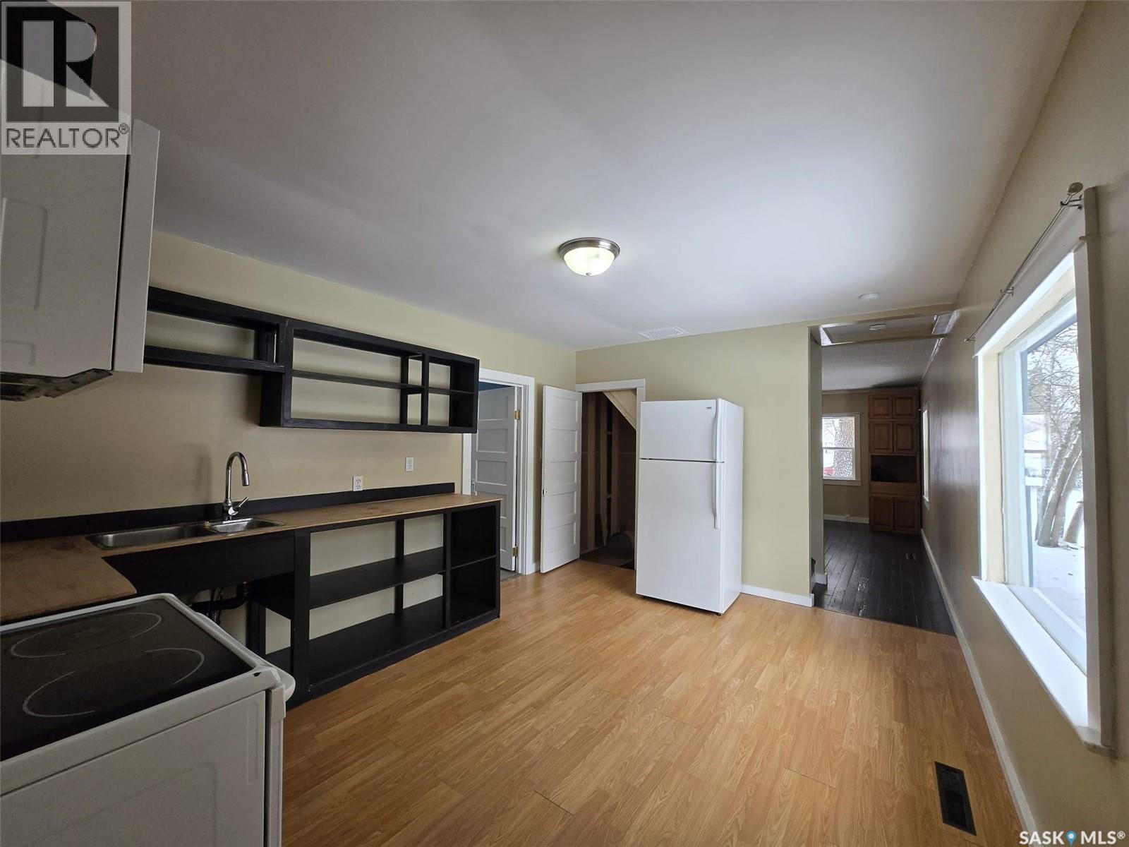 309 3rd Street W, Wilkie, Saskatchewan  S0K 4W0 - Photo 3 - SK031843