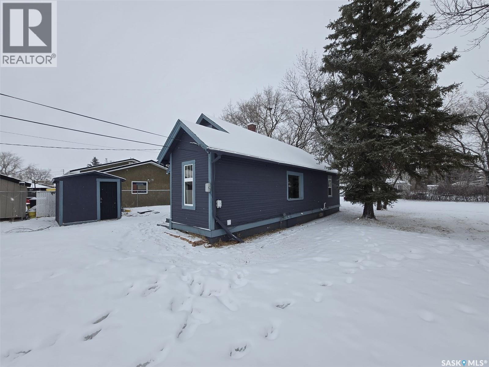 309 3rd Street W, Wilkie, Saskatchewan  S0K 4W0 - Photo 37 - SK031843