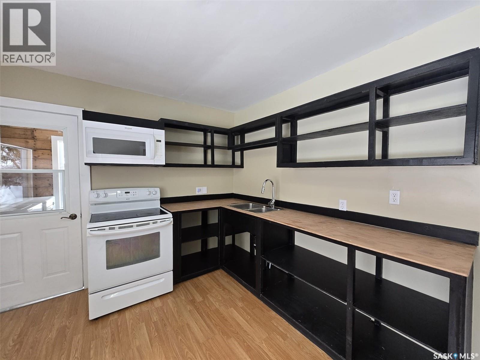 309 3rd Street W, Wilkie, Saskatchewan  S0K 4W0 - Photo 4 - SK031843