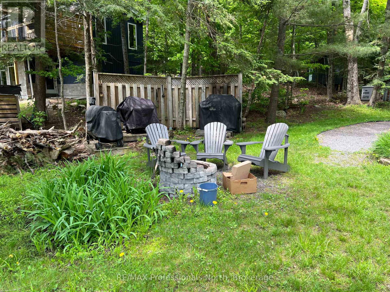 185 Ena Drive, Huntsville (Chaffey), Ontario  P1H 2J4 - Photo 3 - X12931476