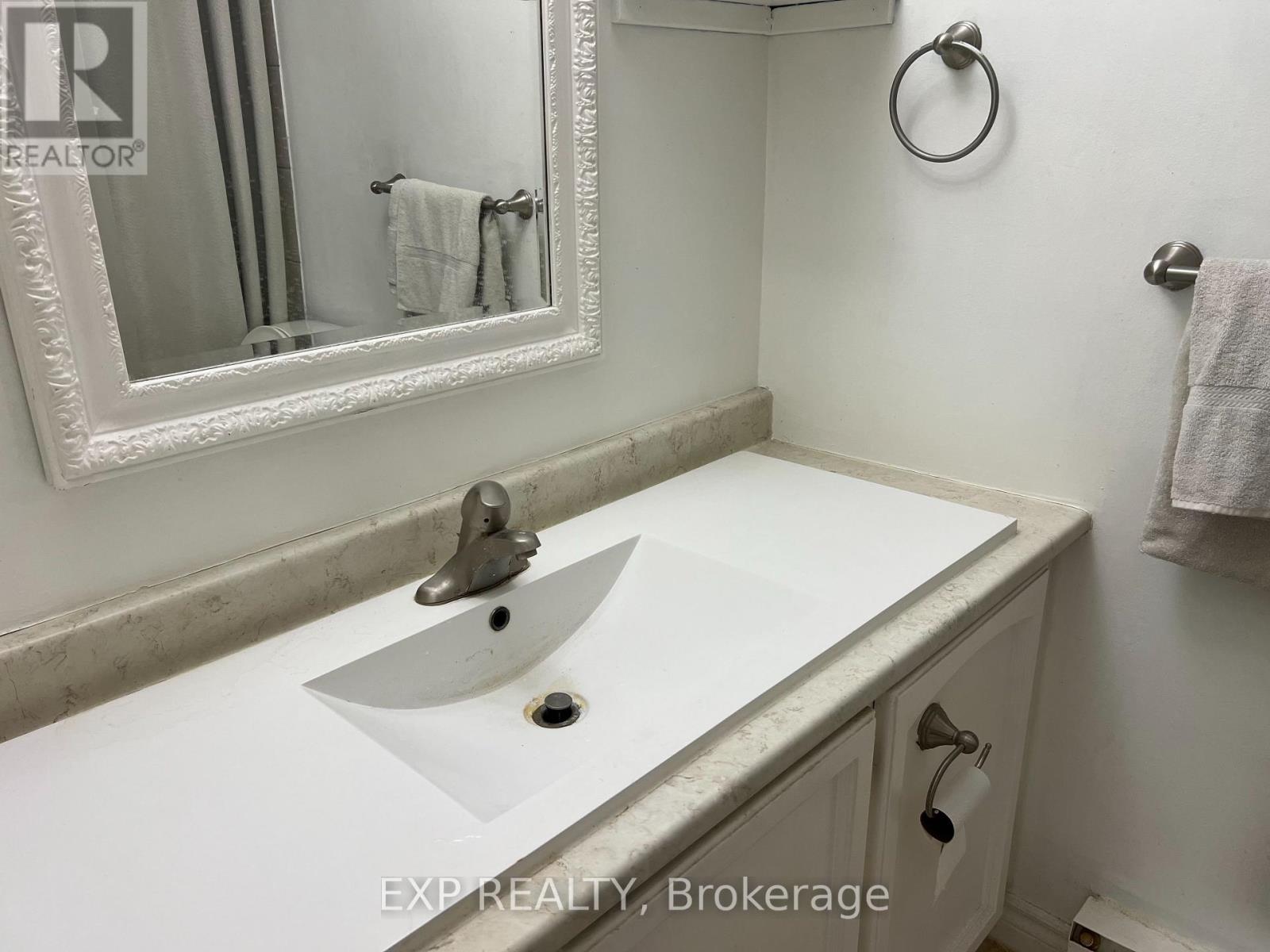 3040 Constitution Boulevard, Mississauga, Ontario  L4Y 3X7 - Photo 18 - W12947754