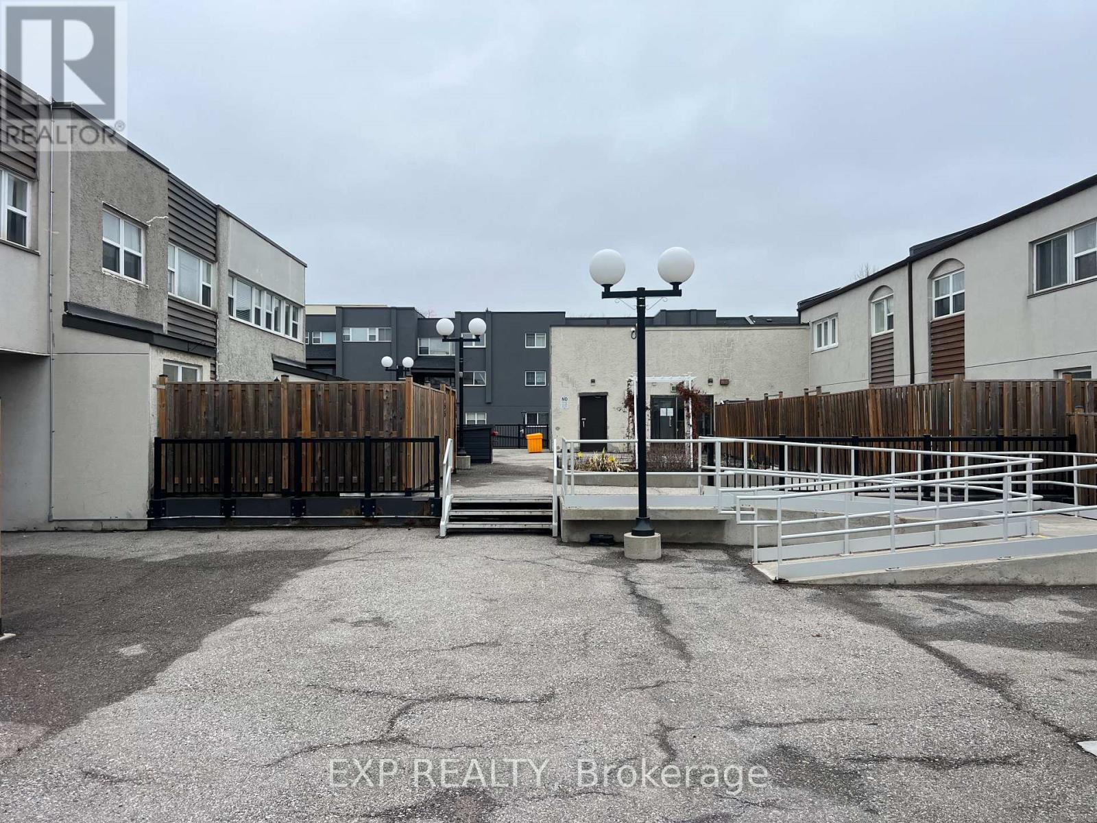 3040 Constitution Boulevard, Mississauga, Ontario  L4Y 3X7 - Photo 28 - W12947754