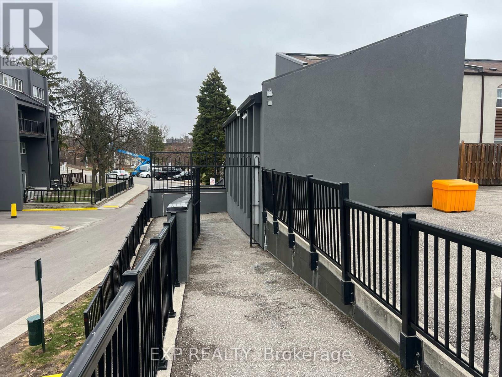 3040 Constitution Boulevard, Mississauga, Ontario  L4Y 3X7 - Photo 26 - W12947754