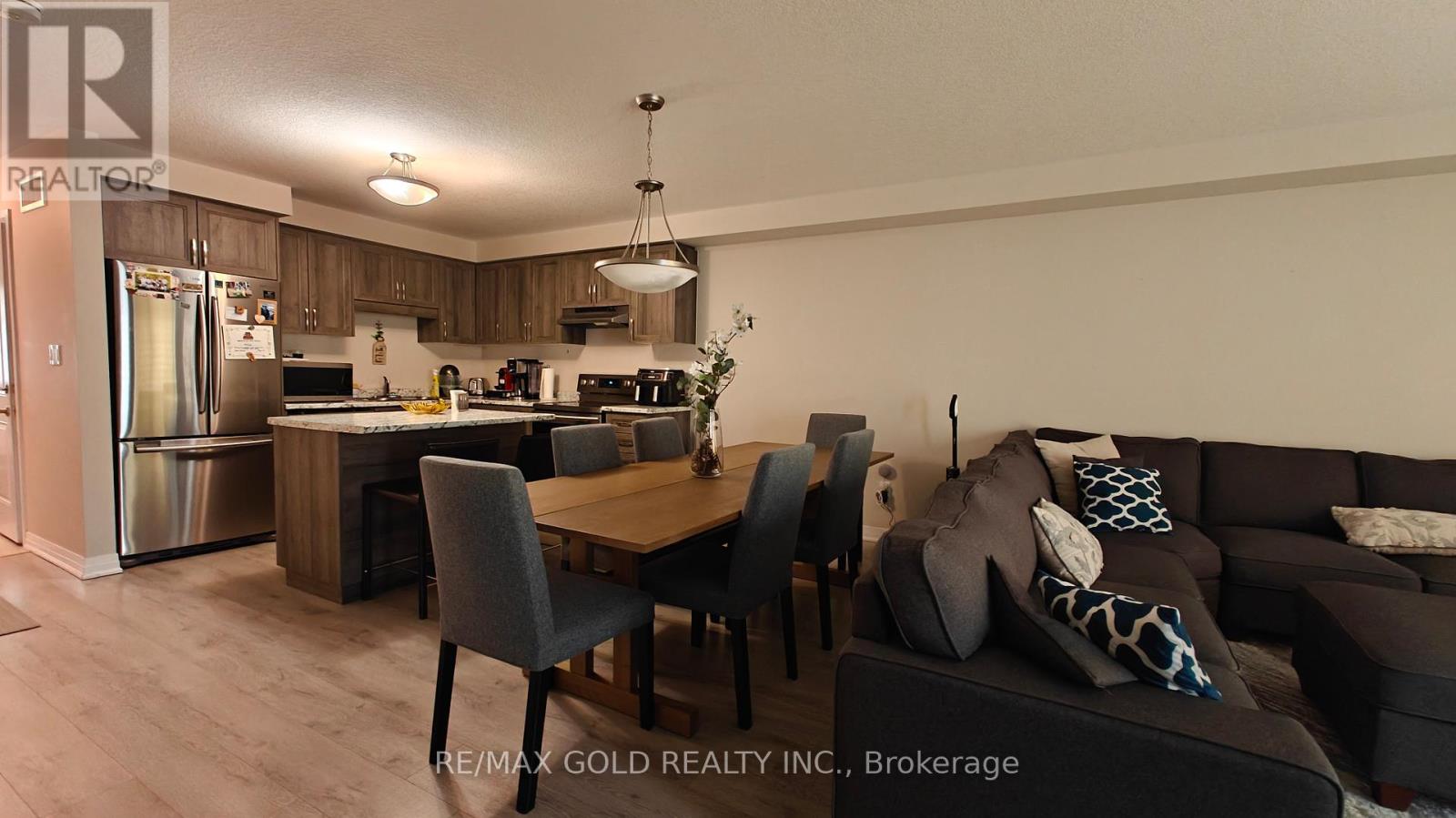 69 Fenside Street, Kitchener, Ontario  N2P 0J5 - Photo 4 - X12915220