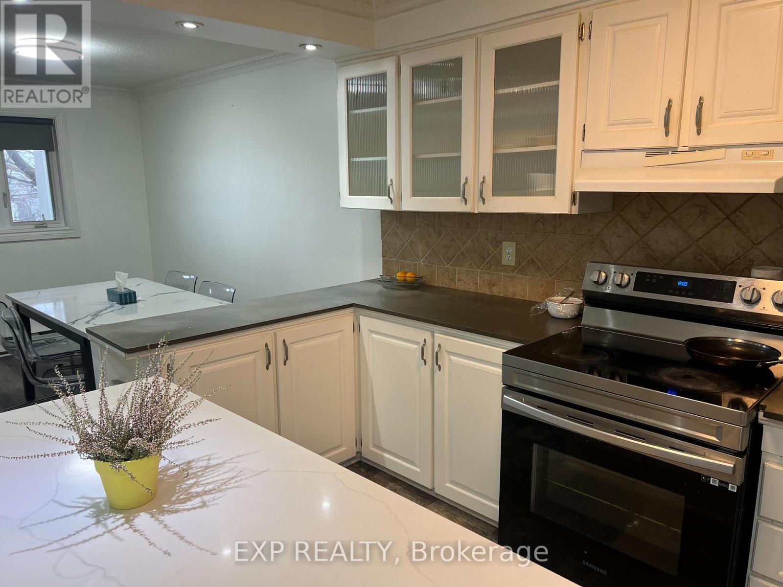 3040 Constitution Boulevard, Mississauga, Ontario  L4Y 3X7 - Photo 6 - W12947754