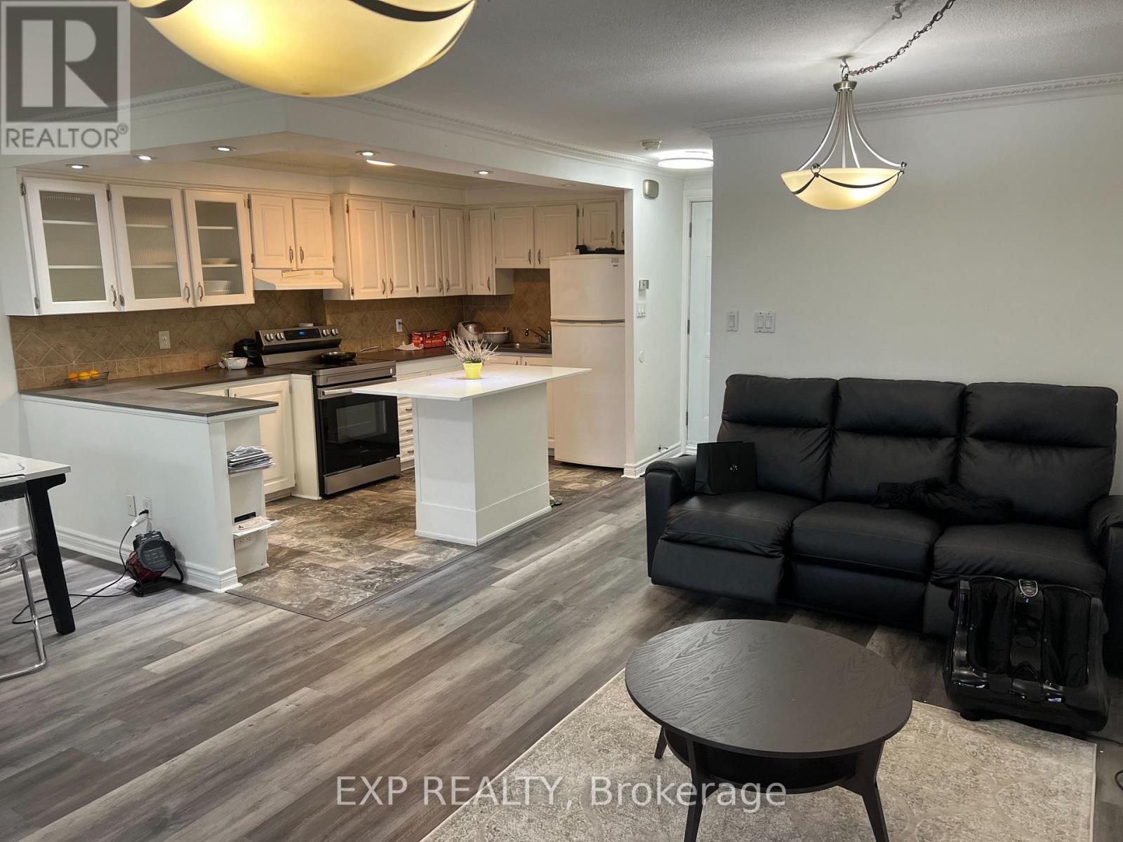 3040 Constitution Boulevard, Mississauga, Ontario  L4Y 3X7 - Photo 8 - W12947754