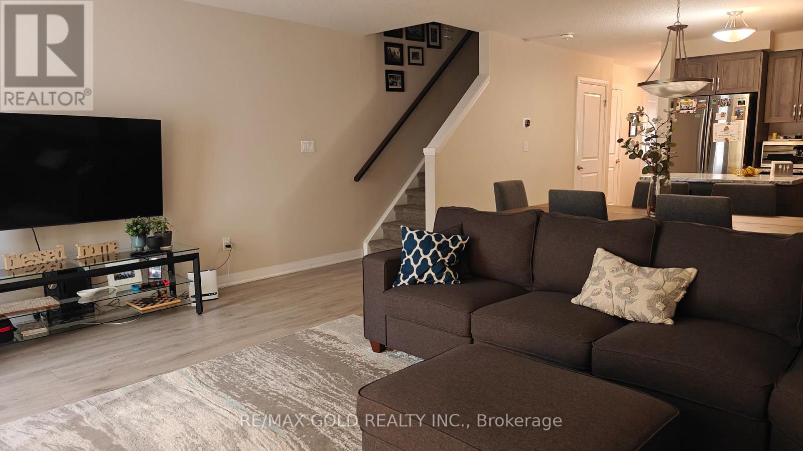 69 Fenside Street, Kitchener, Ontario  N2P 0J5 - Photo 6 - X12915220