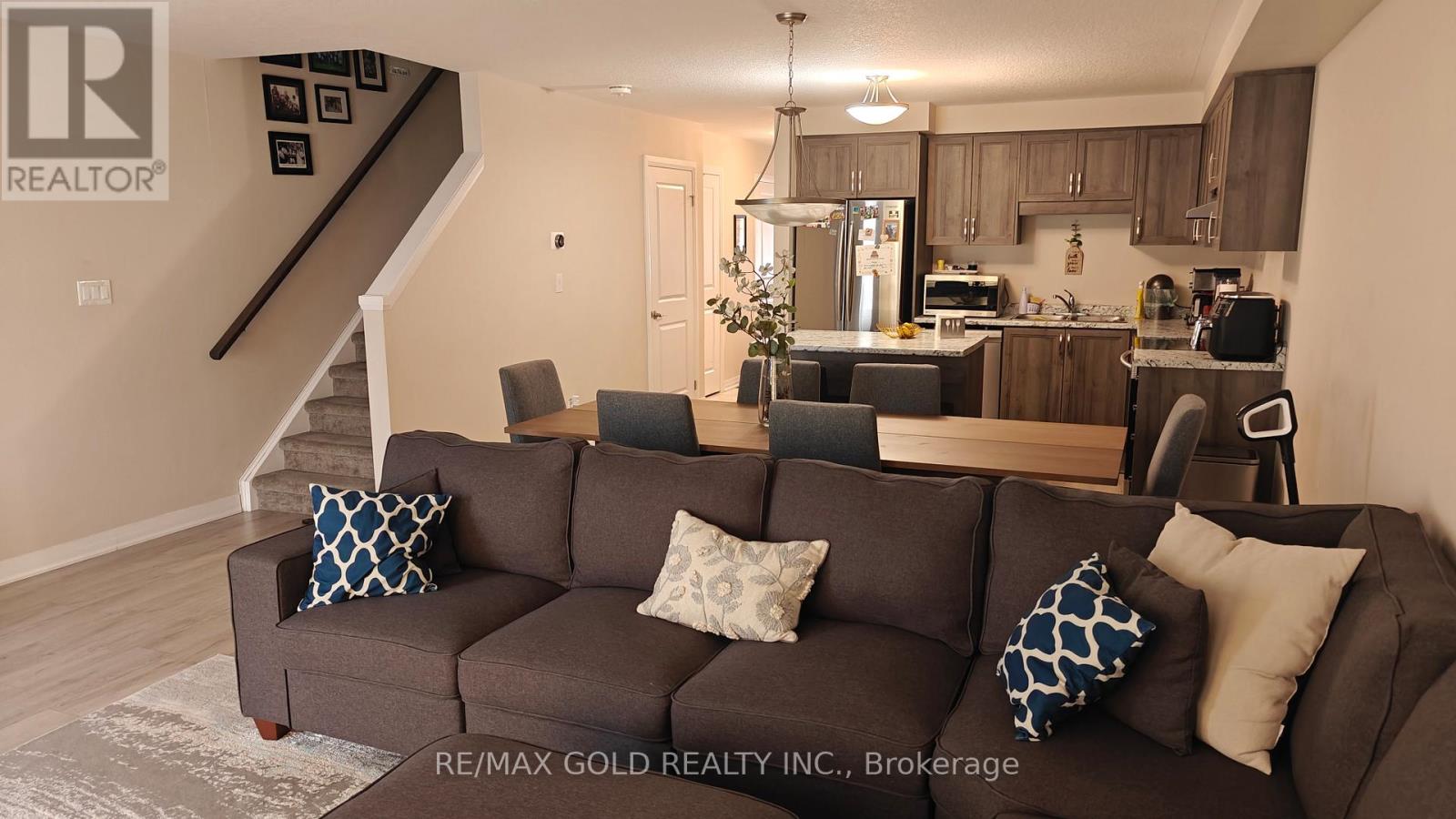 69 Fenside Street, Kitchener, Ontario  N2P 0J5 - Photo 5 - X12915220