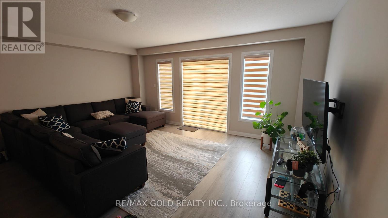 69 Fenside Street, Kitchener, Ontario  N2P 0J5 - Photo 3 - X12915220