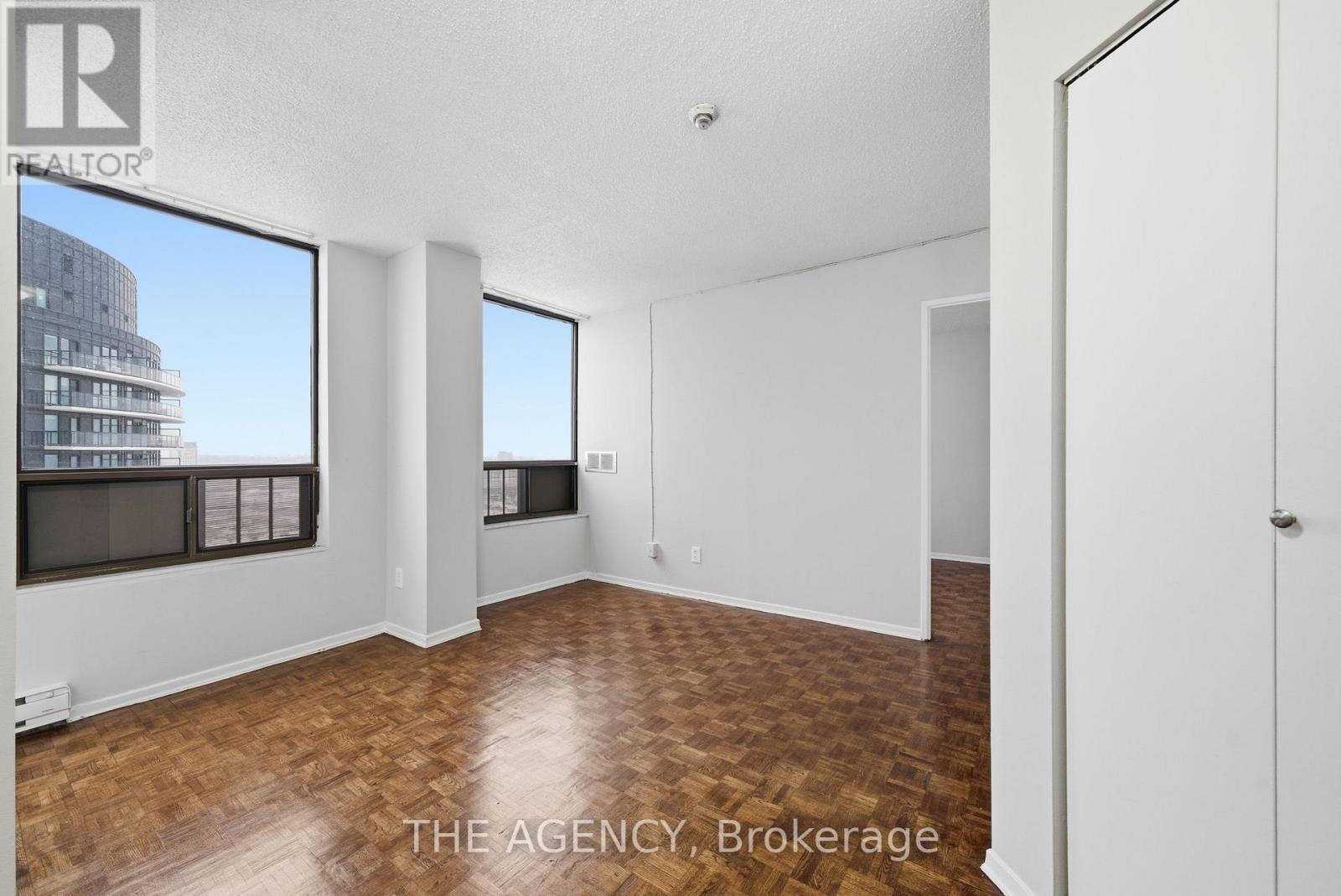 1603b - 2360 Dundas Street W, Toronto, Ontario  M6P 4B2 - Photo 2 - W12950038