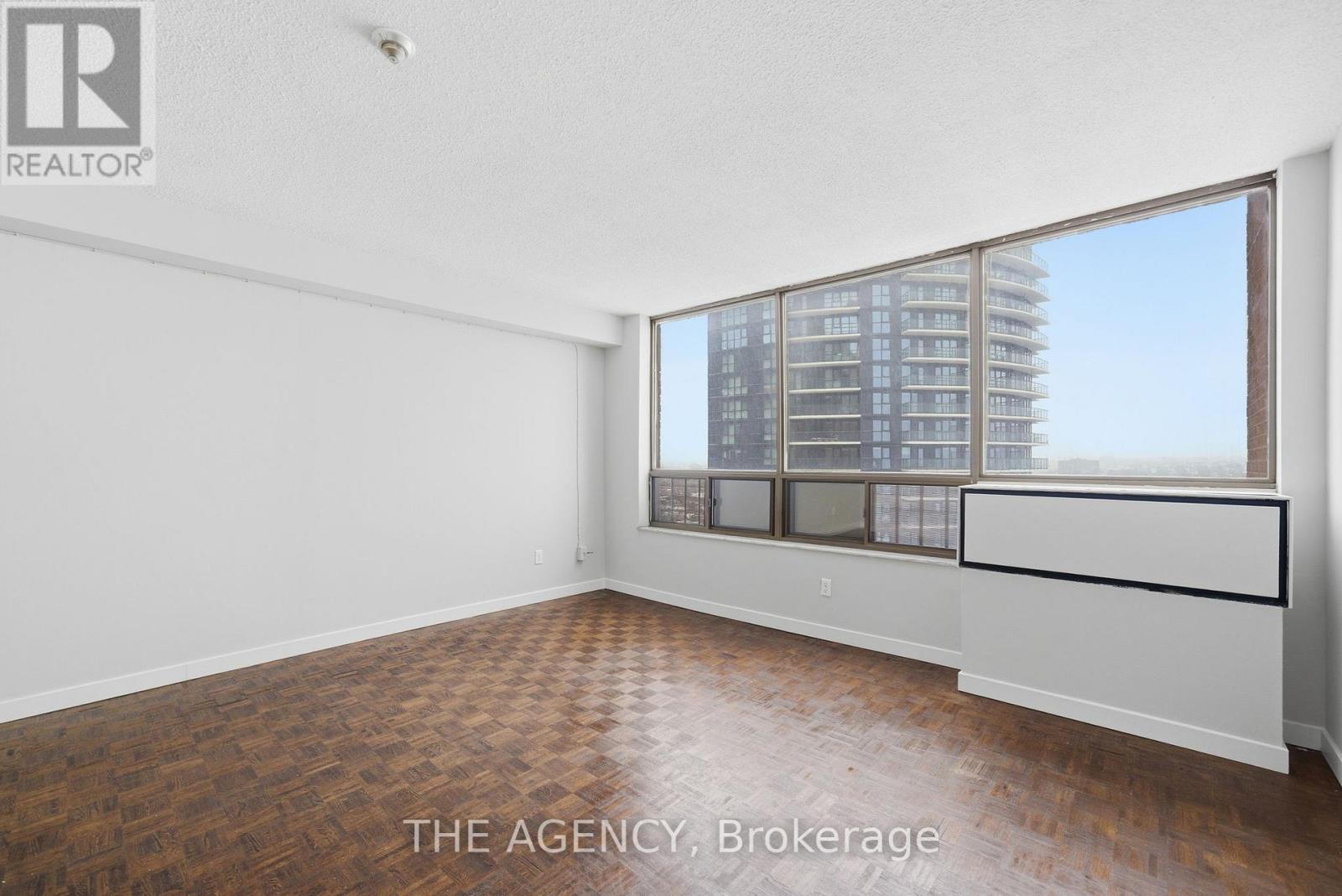 2105b - 2360 Dundas Street W, Toronto, Ontario  M6P 4B2 - Photo 6 - W12950070