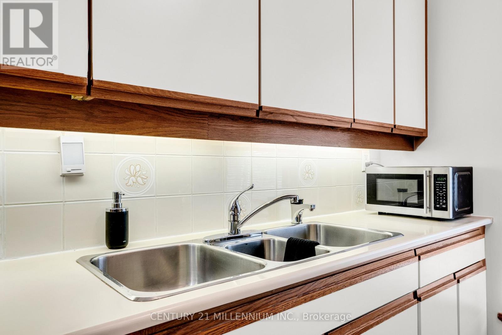 49 Harper Road, Brampton, Ontario  L6W 2W7 - Photo 19 - W12950142