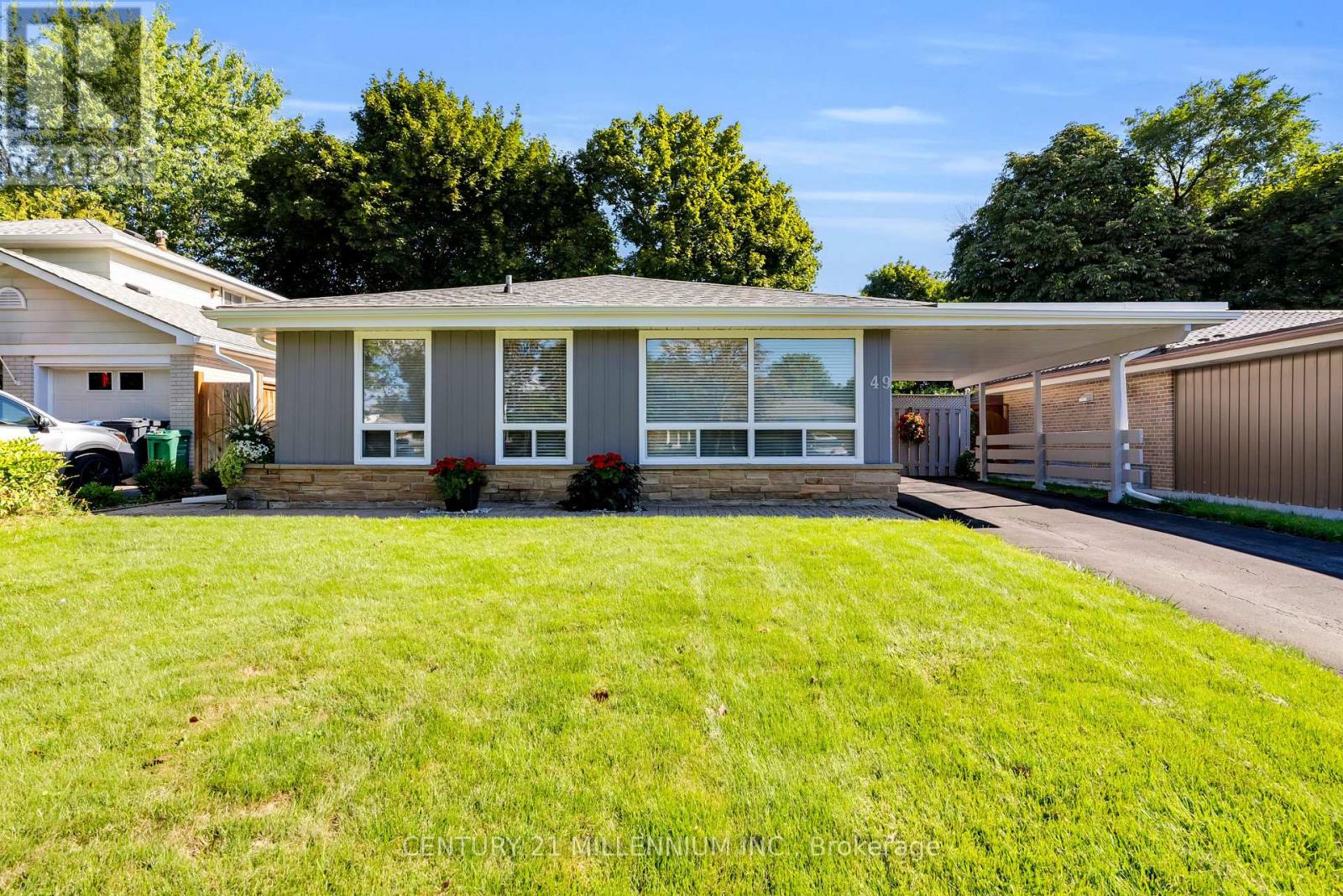 49 Harper Road, Brampton, Ontario  L6W 2W7 - Photo 2 - W12950142