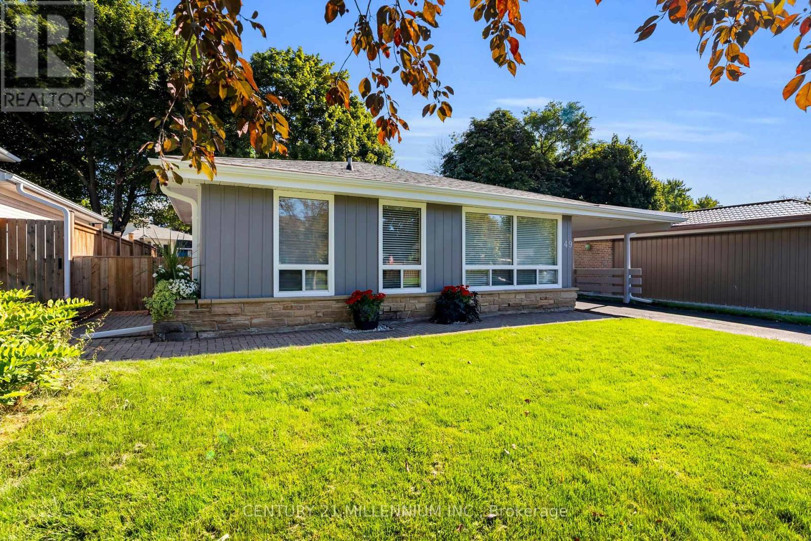 49 Harper Road, Brampton, Ontario  L6W 2W7 - Photo 3 - W12950142