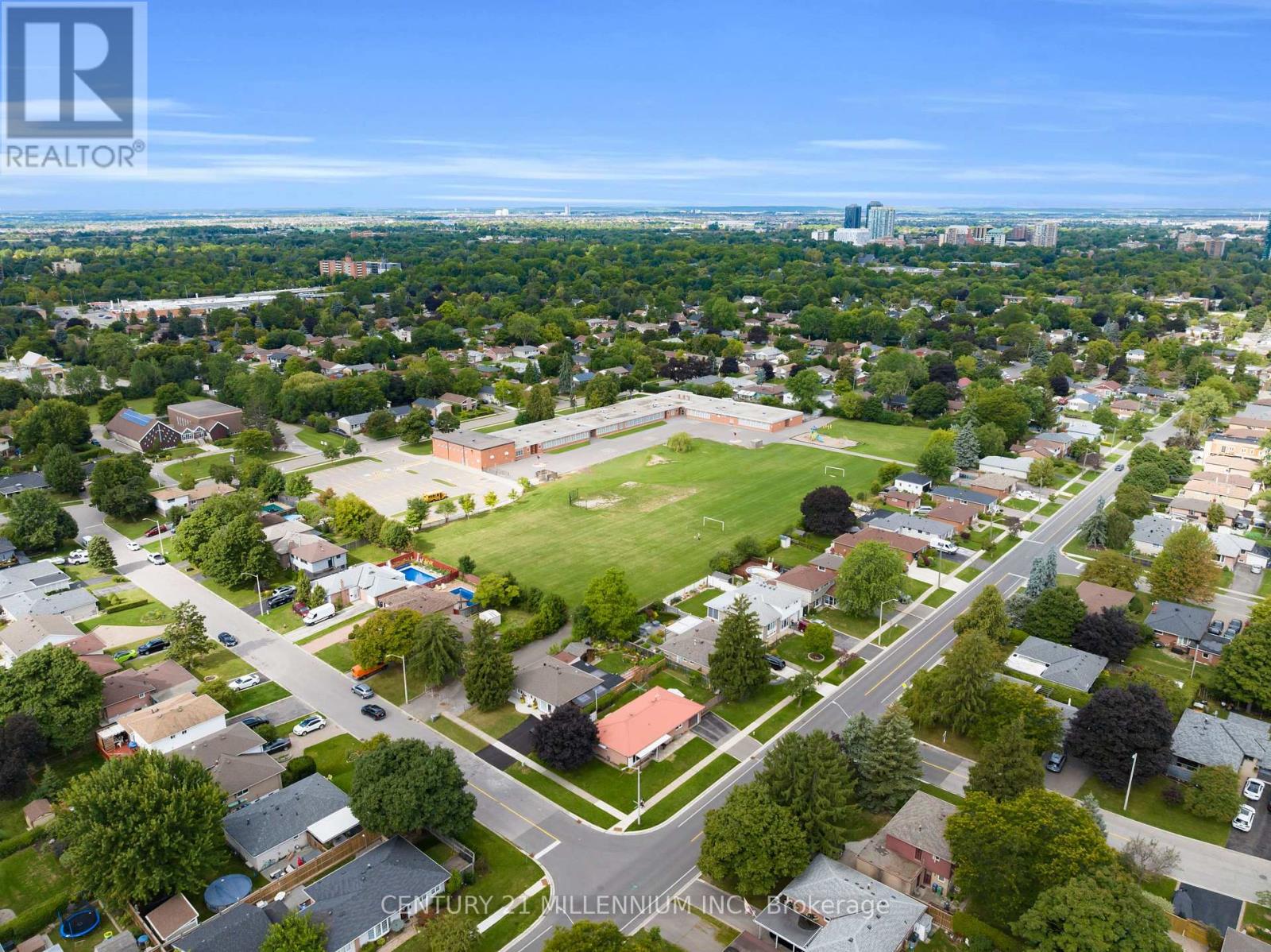 49 Harper Road, Brampton, Ontario  L6W 2W7 - Photo 45 - W12950142