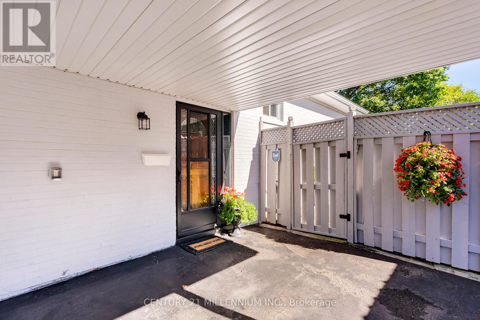 49 Harper Road, Brampton, Ontario  L6W 2W7 - Photo 6 - W12950142