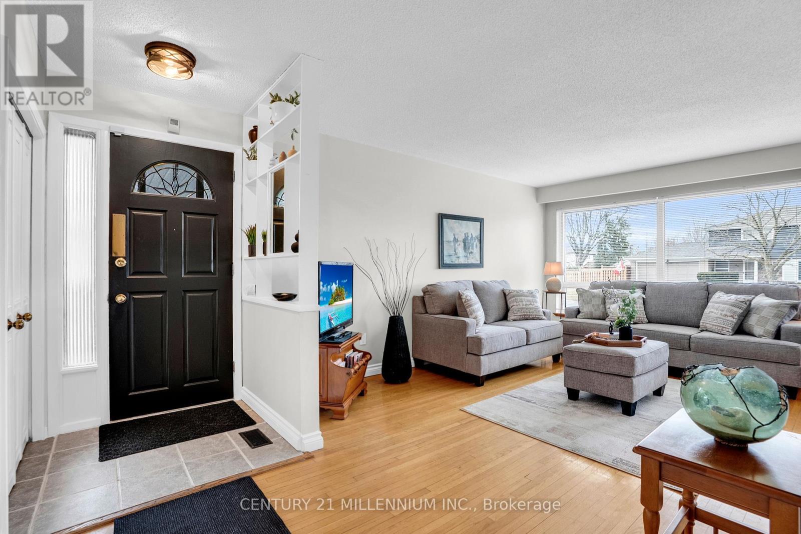 49 Harper Road, Brampton, Ontario  L6W 2W7 - Photo 8 - W12950142