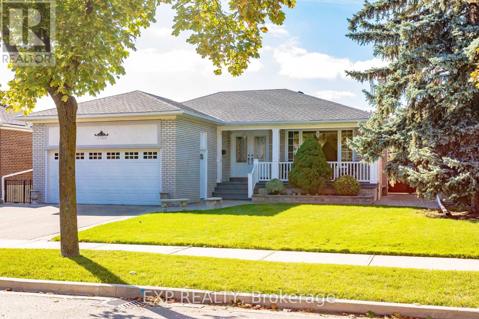 Lower - 78 Brampton Road, Toronto, Ontario  M9R 3J9 - Photo 3 - W12950144