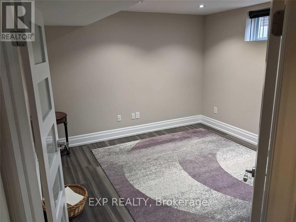 Lower - 78 Brampton Road, Toronto, Ontario  M9R 3J9 - Photo 6 - W12950144