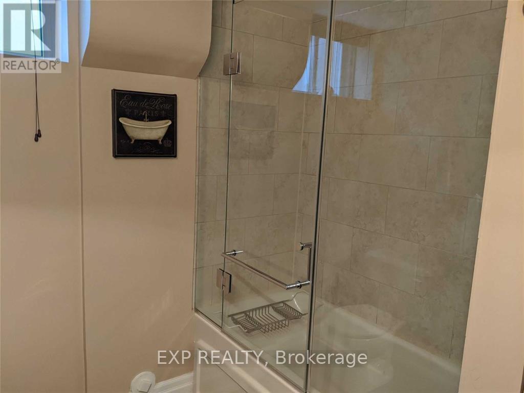 Lower - 78 Brampton Road, Toronto, Ontario  M9R 3J9 - Photo 7 - W12950144