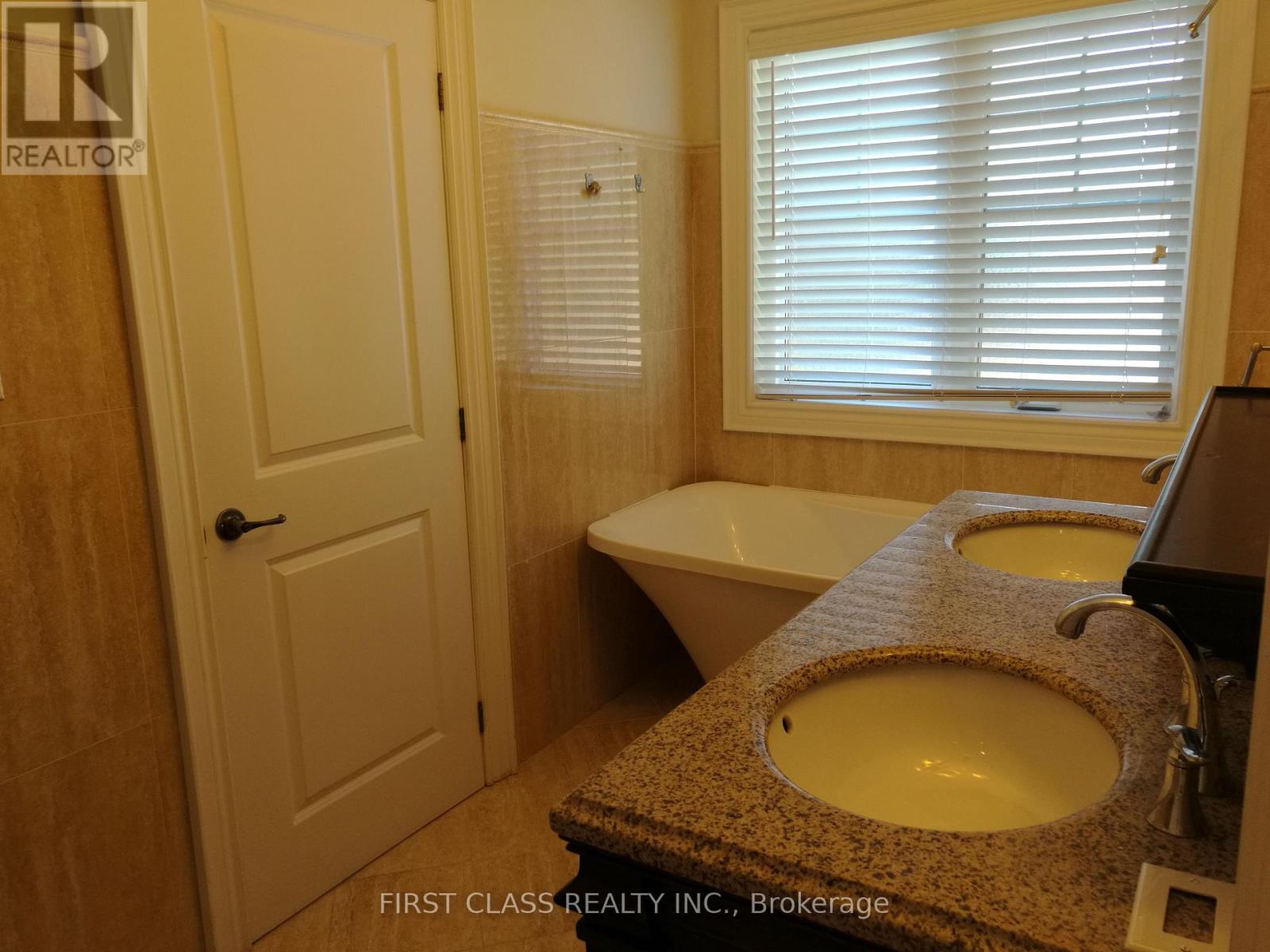 F2 - 58 Paisley Boulevard E, Mississauga, Ontario  L5A 1P4 - Photo 10 - W12950172