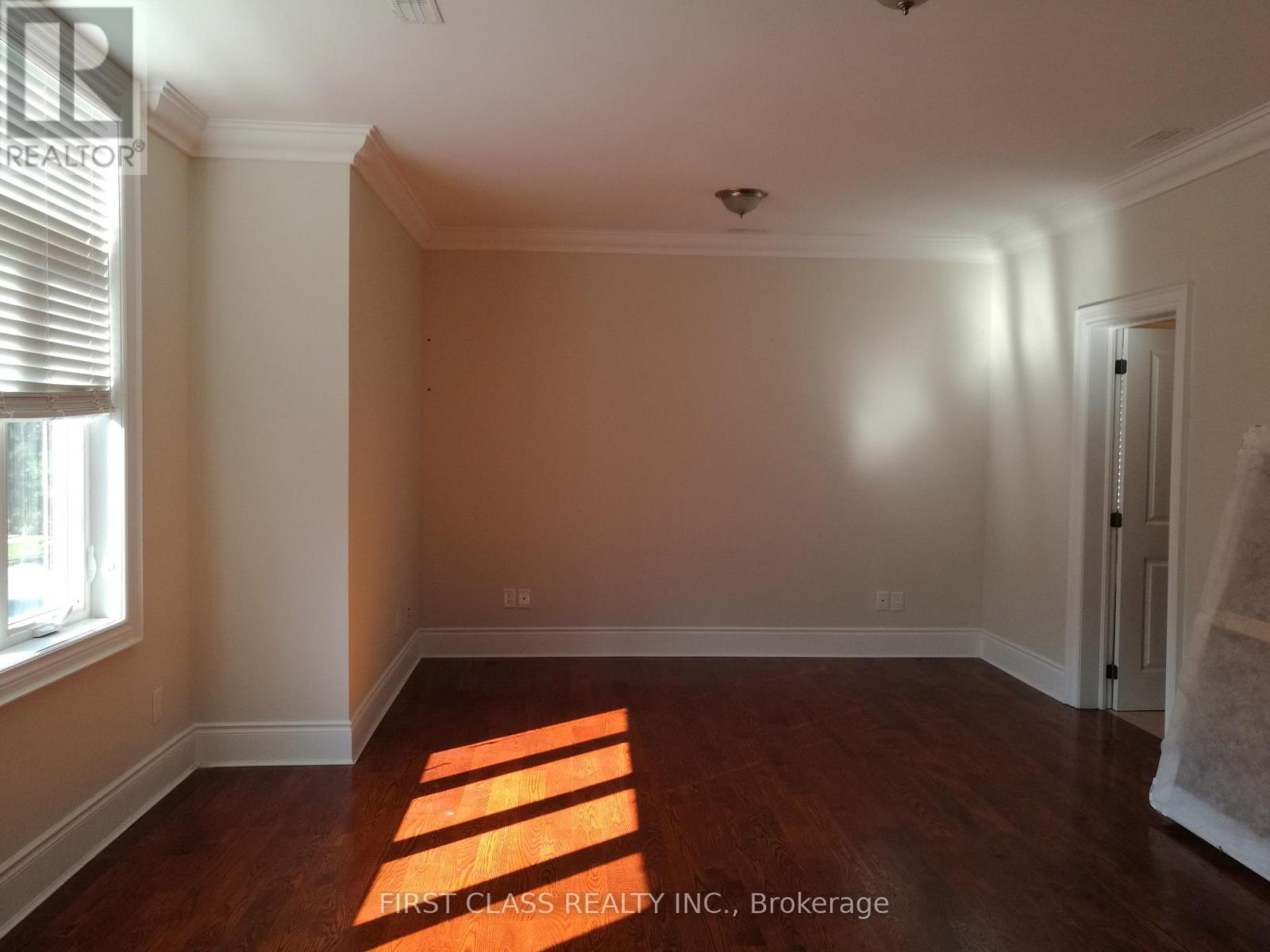 F2 - 58 Paisley Boulevard E, Mississauga, Ontario  L5A 1P4 - Photo 3 - W12950172