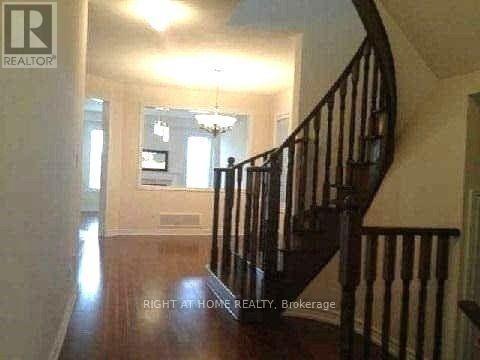 2379 Quetico Crescent, Oakville, Ontario  L6M 0J3 - Photo 7 - W12950224