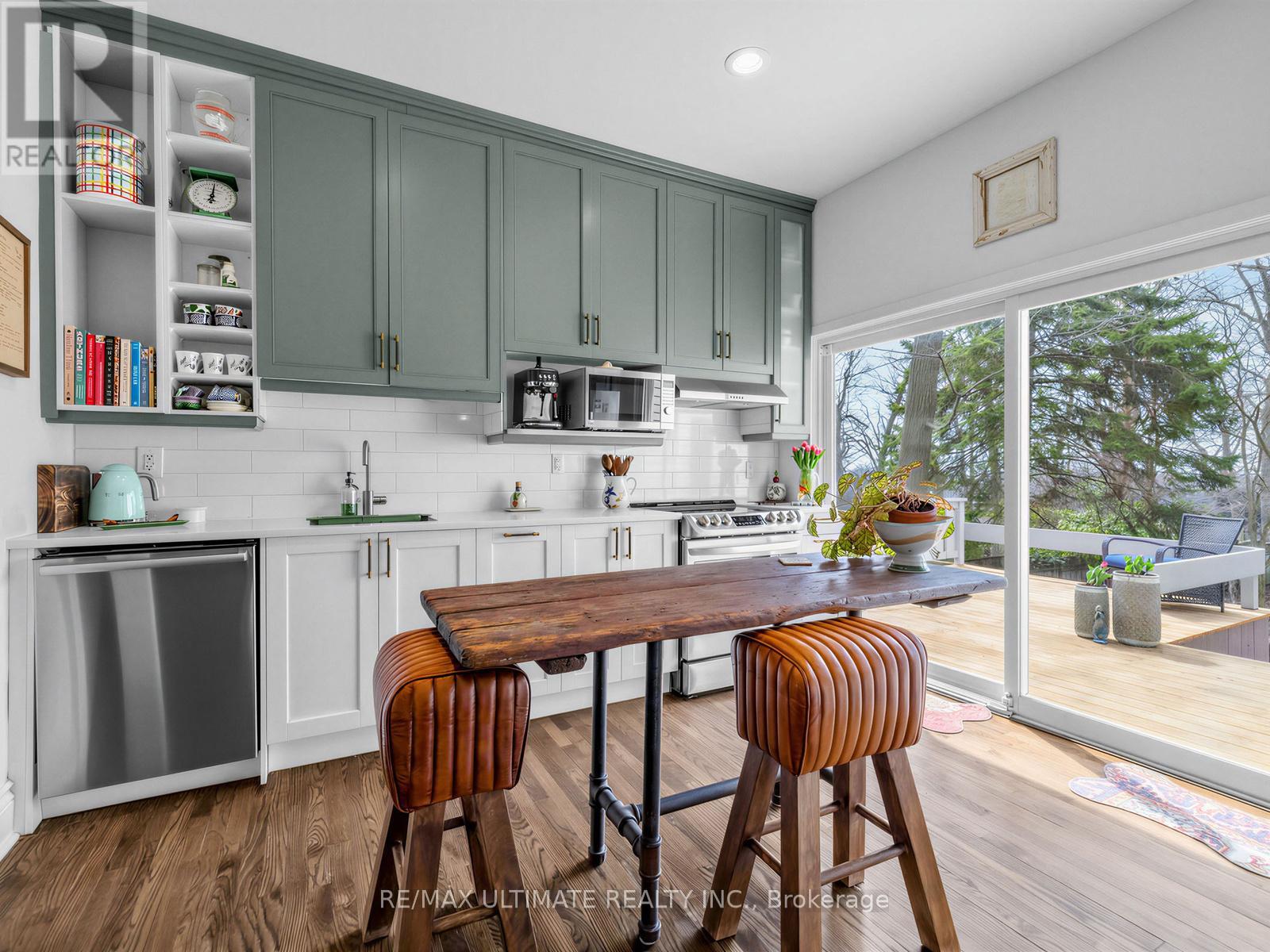 18 Blantyre Avenue, Toronto, Ontario  M1N 2R4 - Photo 12 - E12941418