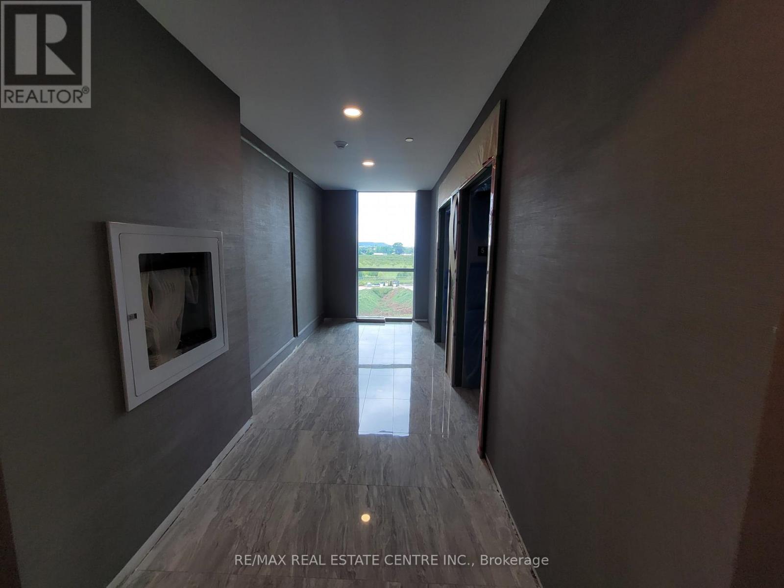 501 - 5055 Greenlane Road, Lincoln, Ontario  L3J 2J3 - Photo 4 - X12950056