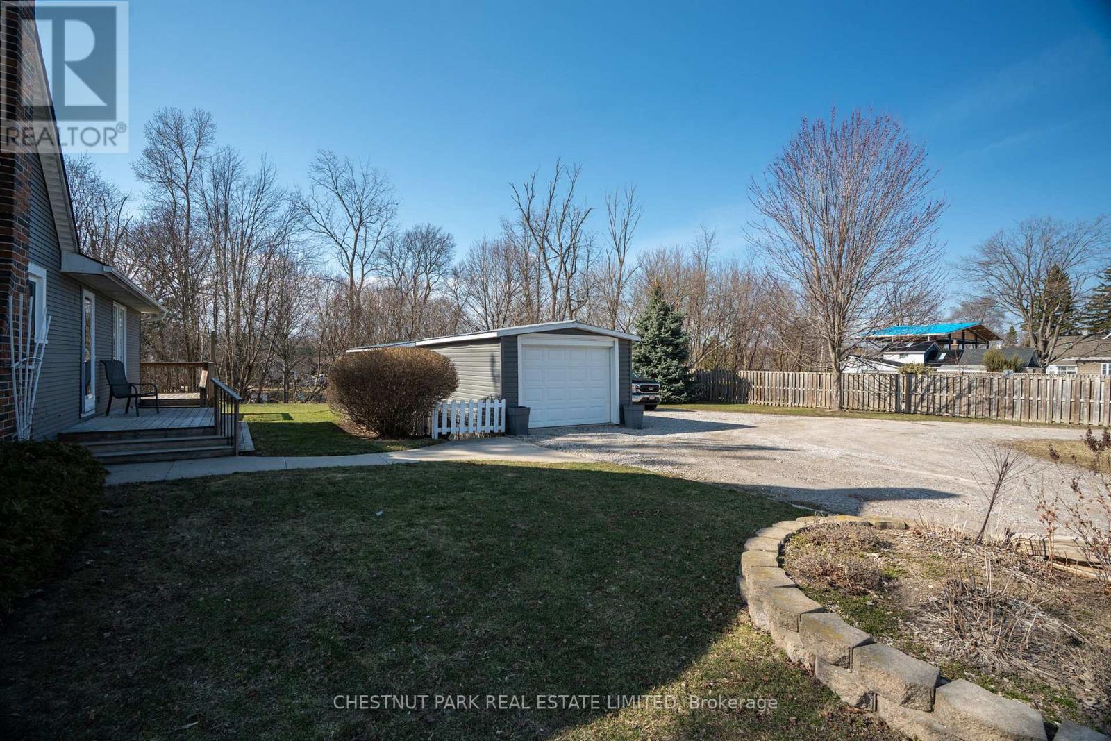 41 & 45 Ontario Street S, Lambton Shores, Ontario  N0M 1T0 - Photo 9 - X12950090