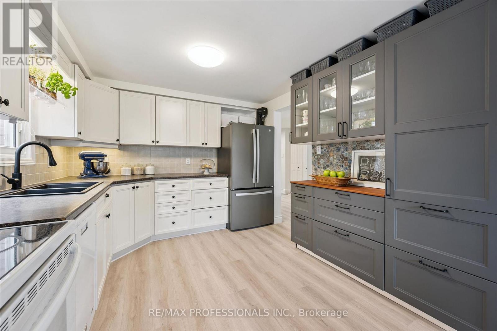 6 Orchid Crescent, Kitchener, Ontario  N2E 3N2 - Photo 11 - X12950126