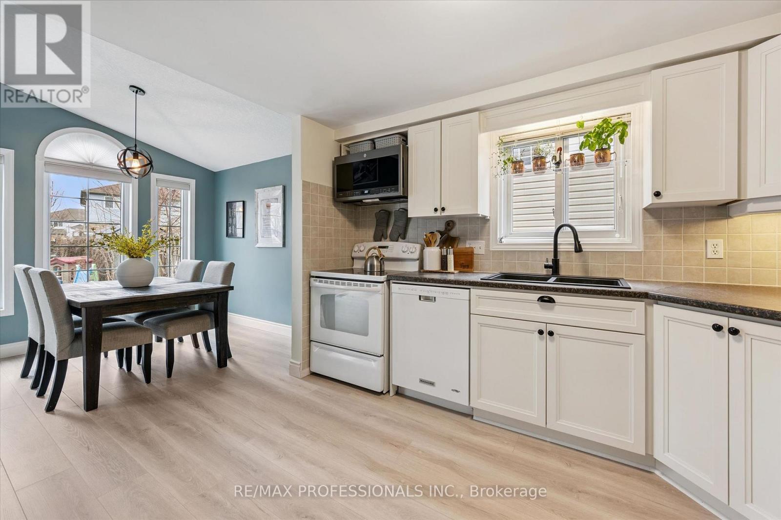 6 Orchid Crescent, Kitchener, Ontario  N2E 3N2 - Photo 12 - X12950126