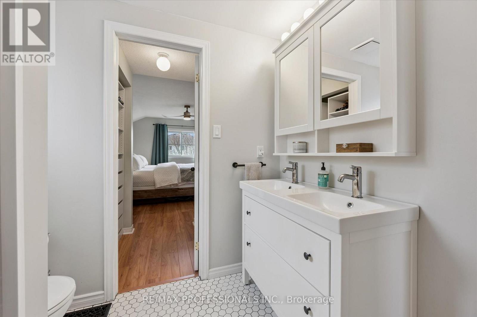 6 Orchid Crescent, Kitchener, Ontario  N2E 3N2 - Photo 21 - X12950126