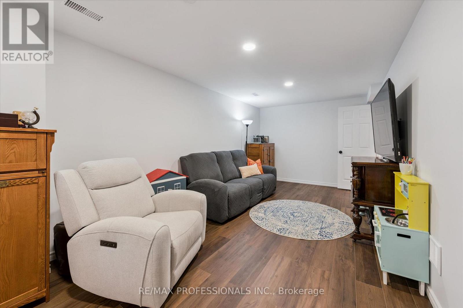 6 Orchid Crescent, Kitchener, Ontario  N2E 3N2 - Photo 26 - X12950126