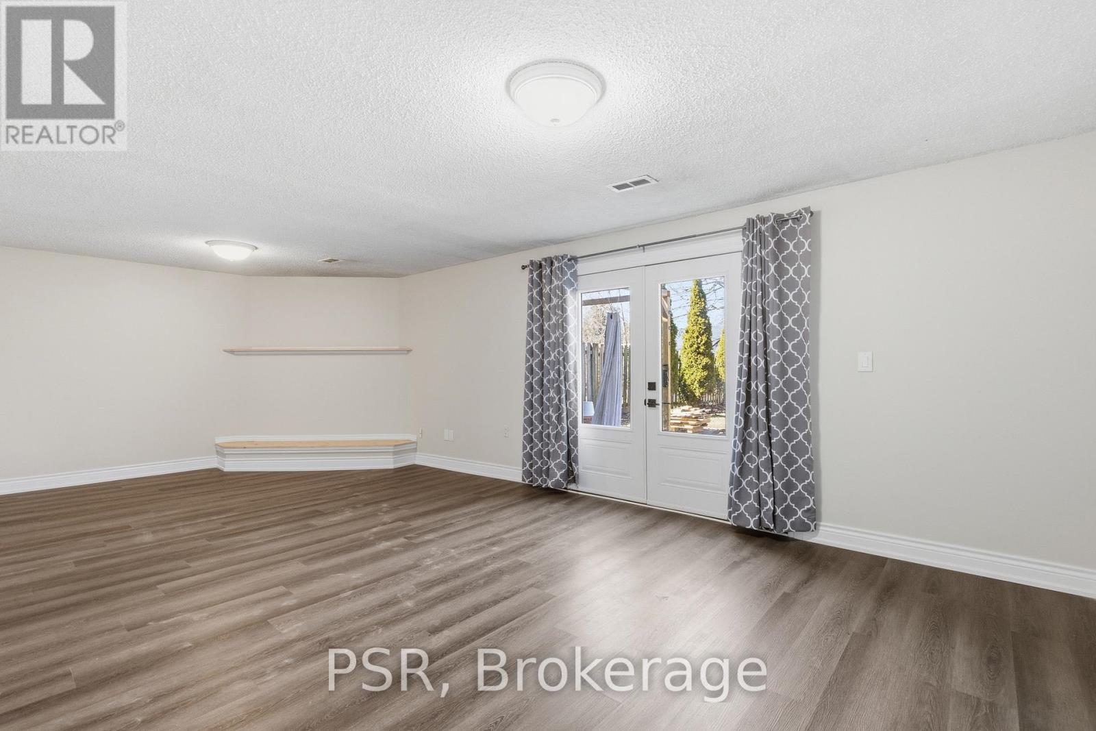 577 Tuscarora Drive, Hamilton, Ontario  L9G 3N9 - Photo 38 - X12950138