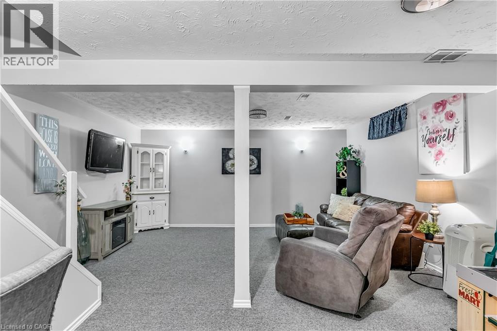 219 Kingswood Drive Unit# 52, Kitchener, Ontario  N2E 3J5 - Photo 39 - 40816290