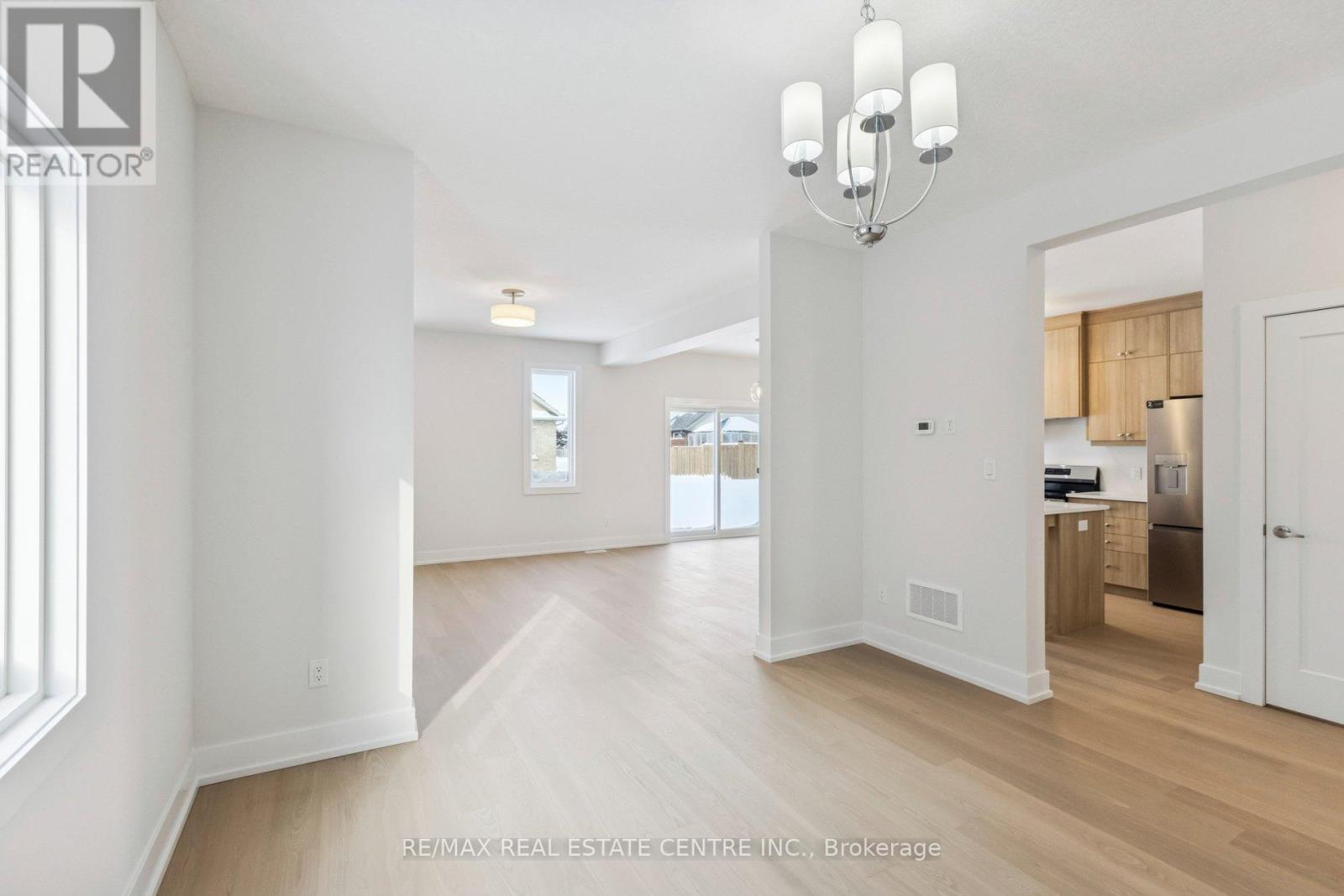 123 Maple Street, Mapleton, Ontario  N0G 1P0 - Photo 12 - X12950220