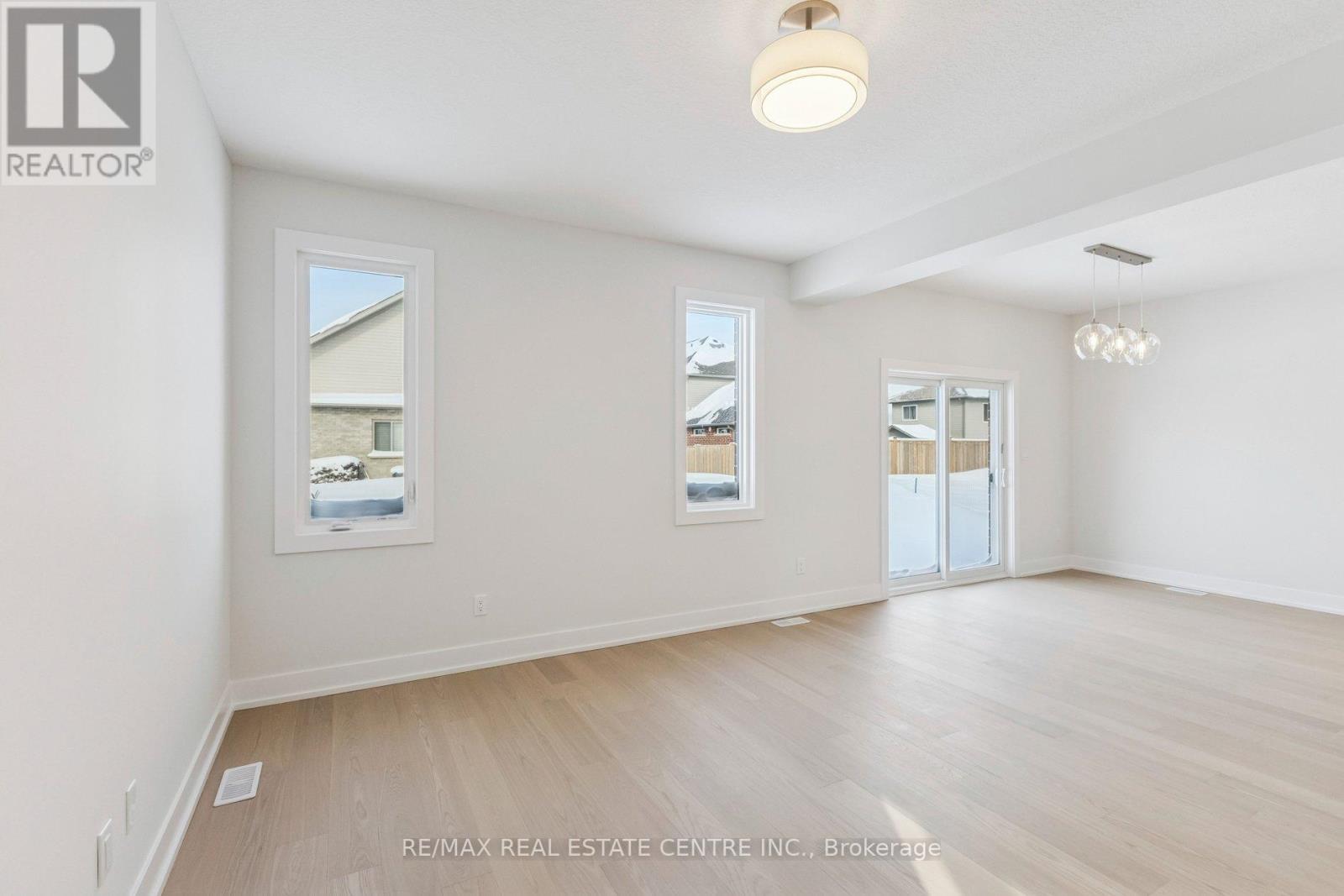 123 Maple Street, Mapleton, Ontario  N0G 1P0 - Photo 15 - X12950220