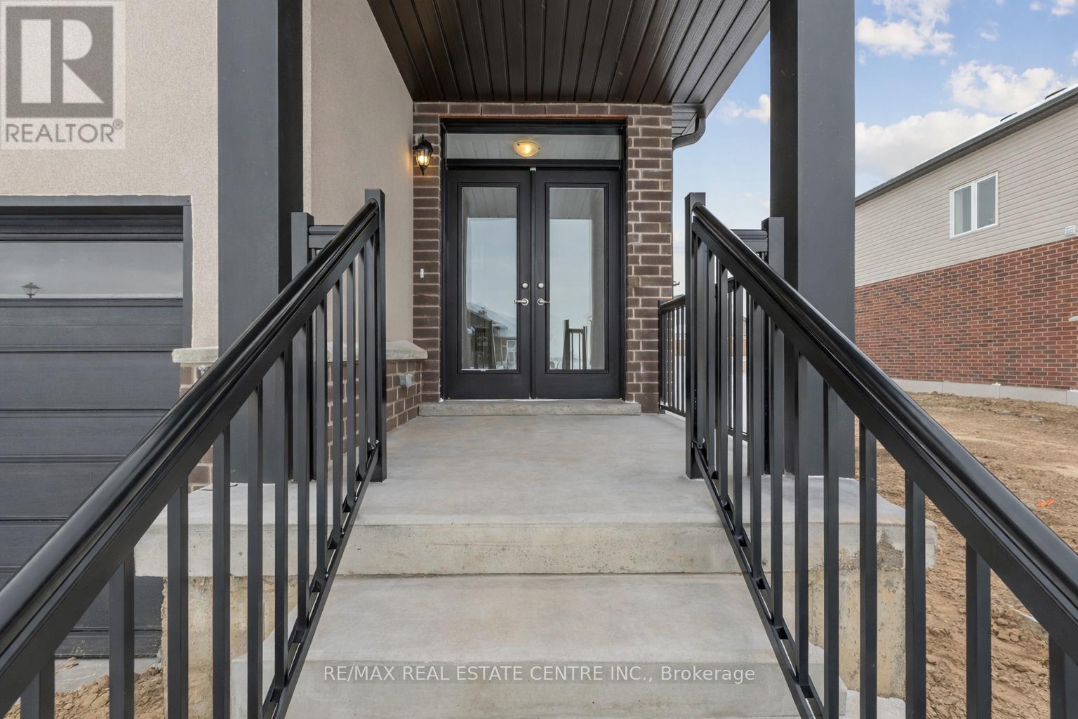 123 Maple Street, Mapleton, Ontario  N0G 1P0 - Photo 2 - X12950220