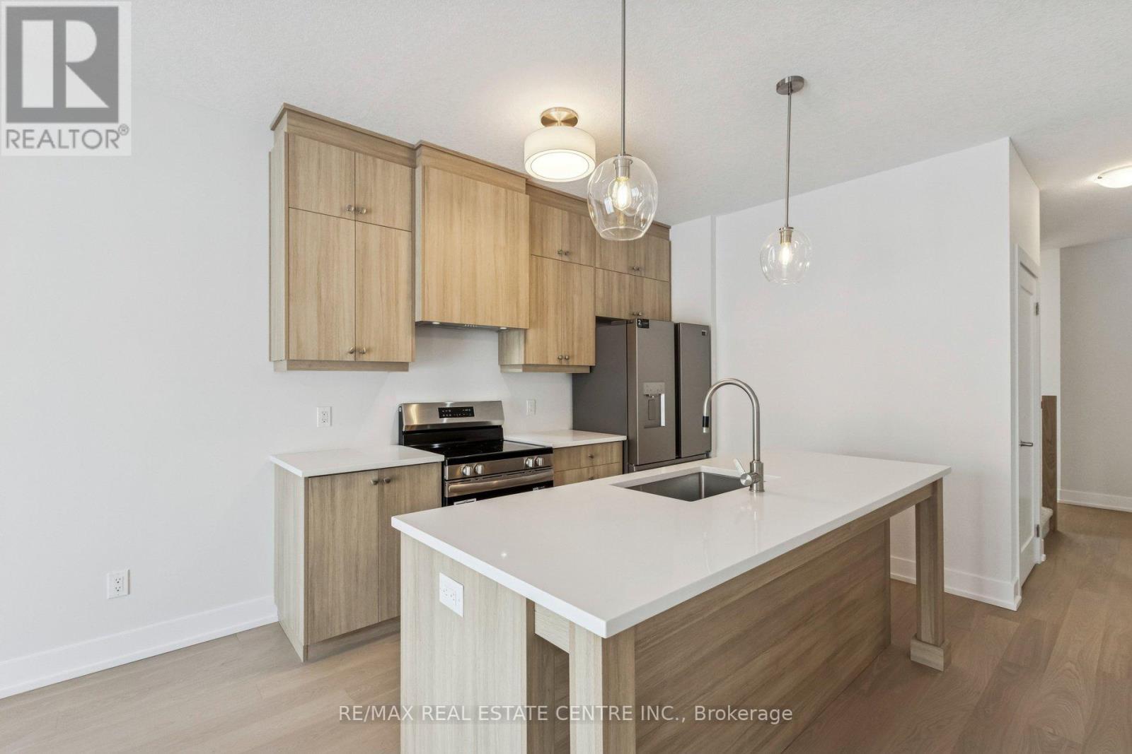 123 Maple Street, Mapleton, Ontario  N0G 1P0 - Photo 6 - X12950220