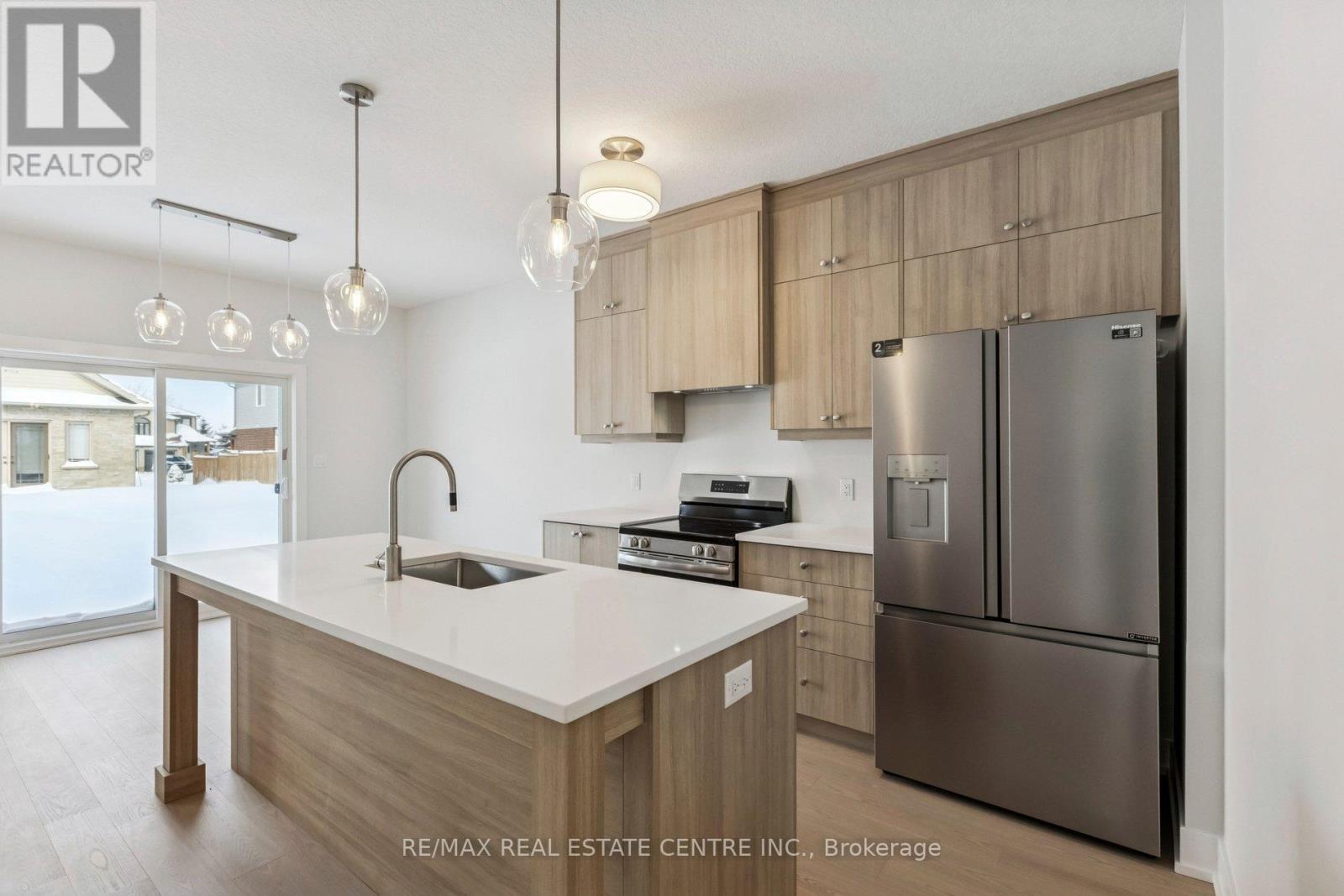 123 Maple Street, Mapleton, Ontario  N0G 1P0 - Photo 8 - X12950220