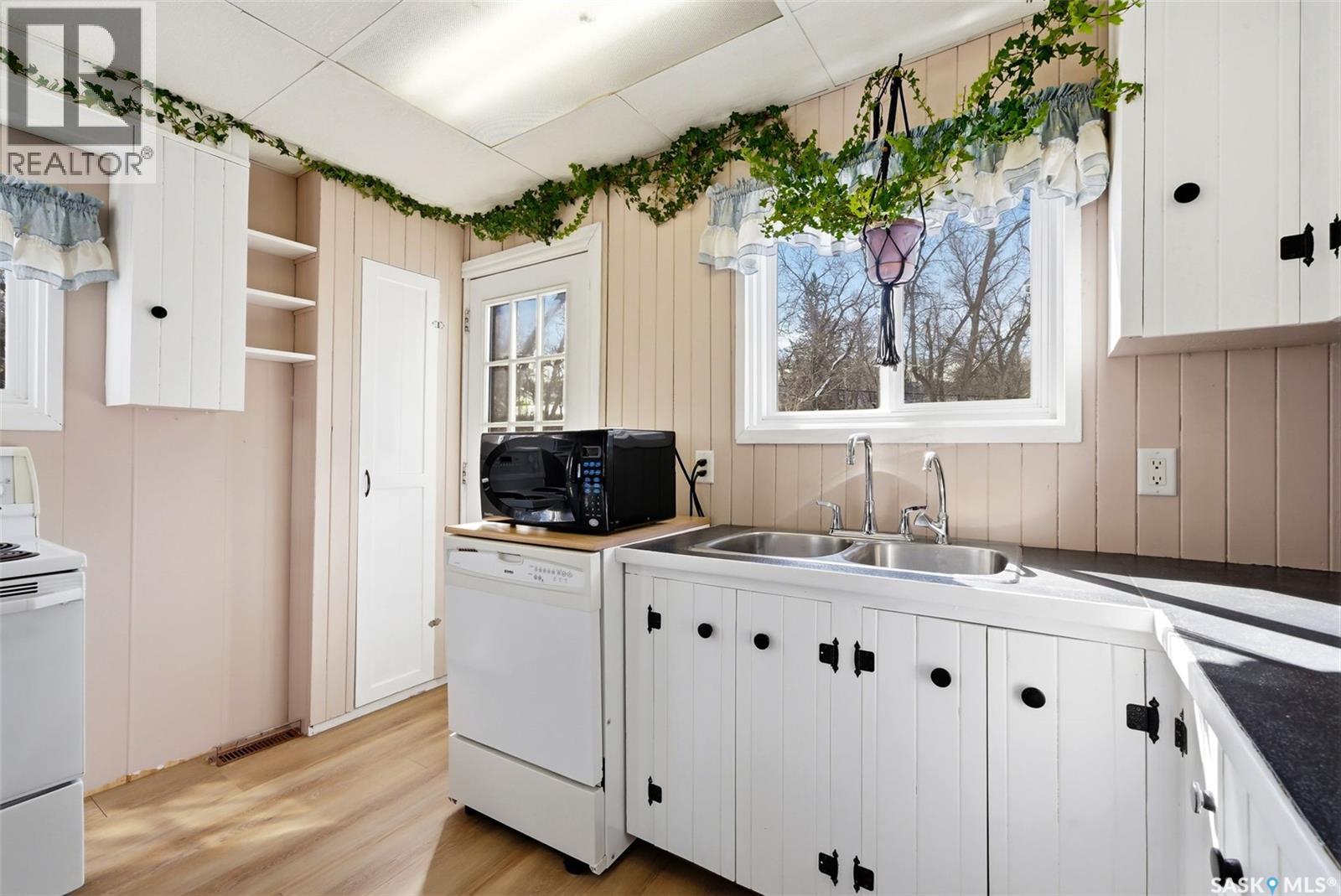 347 Green Avenue, Regina Beach, Saskatchewan  S0G 4C0 - Photo 9 - SK030965