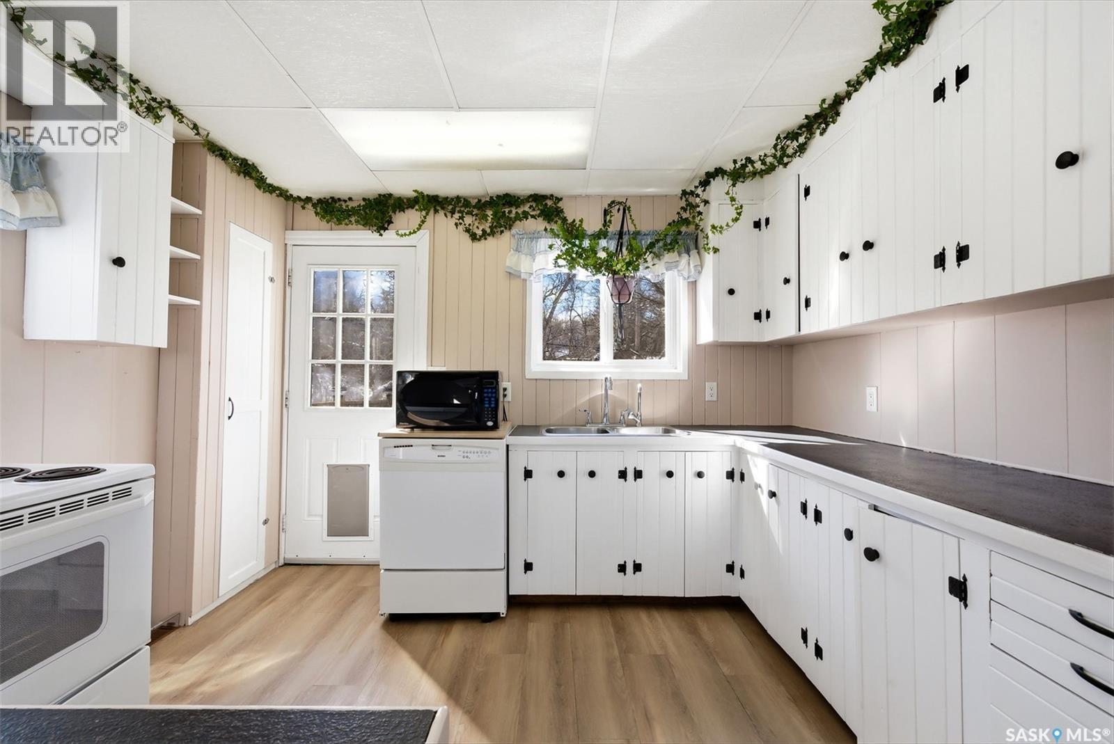 347 Green Avenue, Regina Beach, Saskatchewan  S0G 4C0 - Photo 8 - SK030965