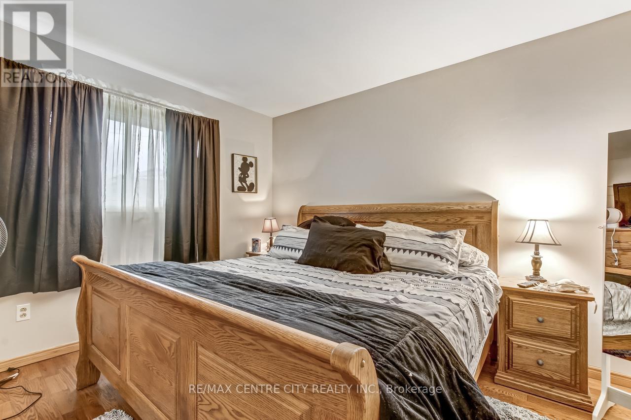 26 Manor Road, St. Thomas, Ontario  N5R 5C9 - Photo 11 - X12950506