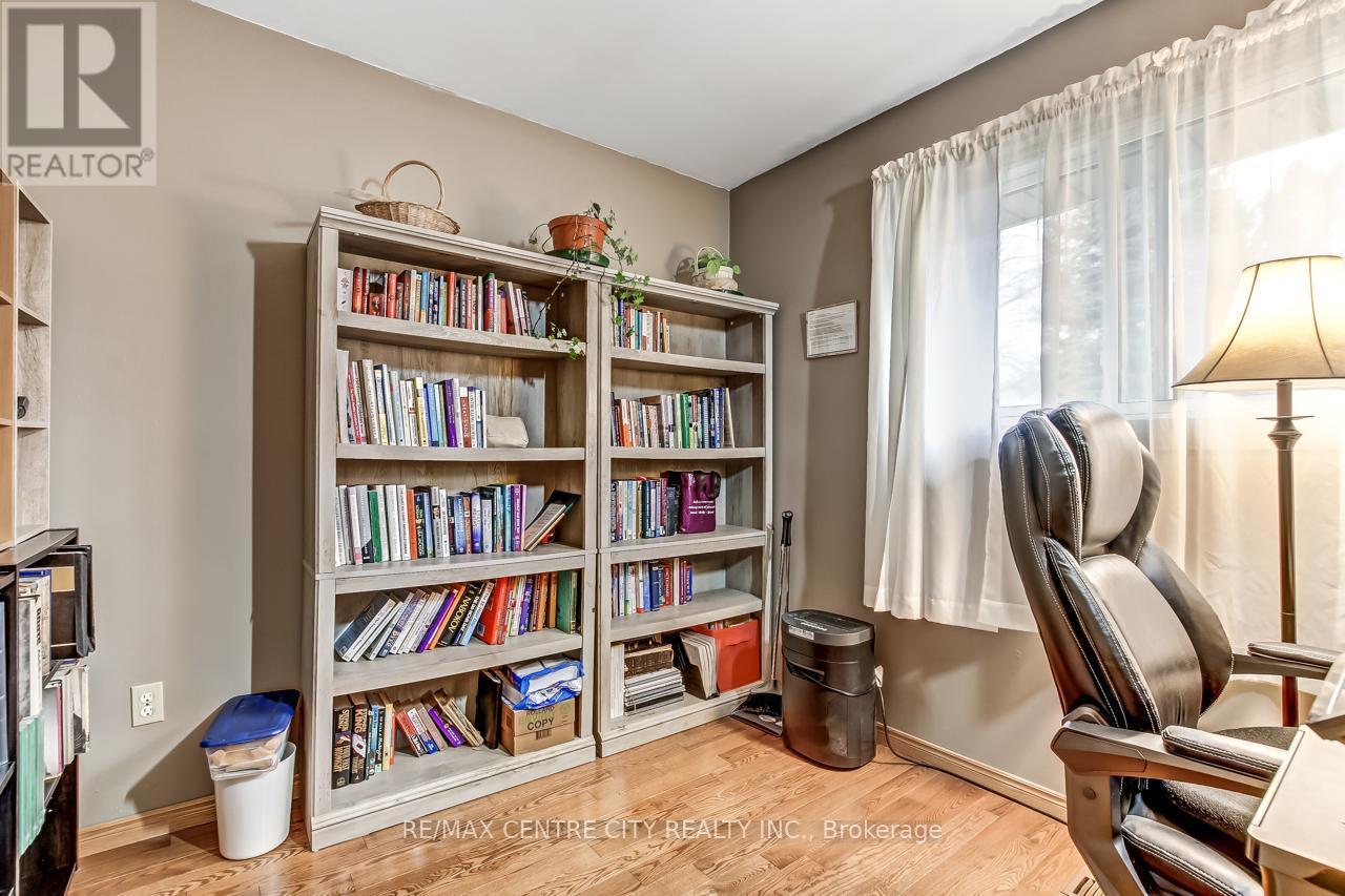 26 Manor Road, St. Thomas, Ontario  N5R 5C9 - Photo 12 - X12950506