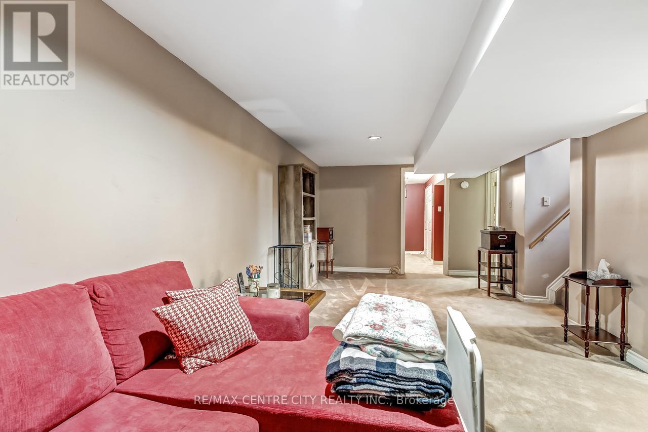 26 Manor Road, St. Thomas, Ontario  N5R 5C9 - Photo 15 - X12950506